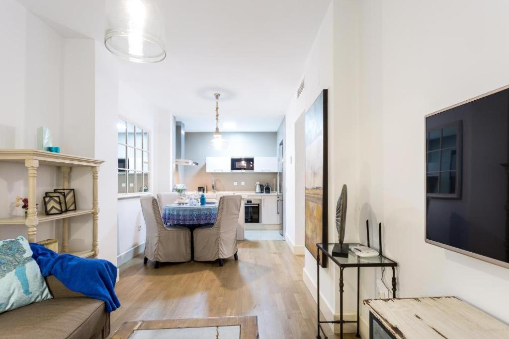 Atrivm San Julian Apartment Севиля Екстериор снимка